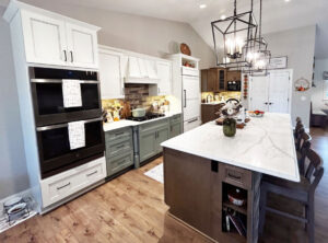 two-tone cabinets