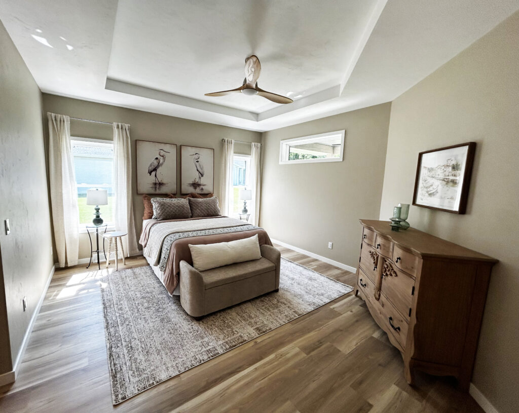 3800 Huntington Ave bedroom photo