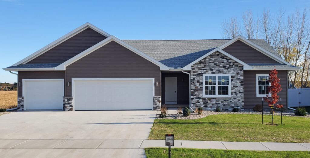 3638 Voda Dr Milton front of home