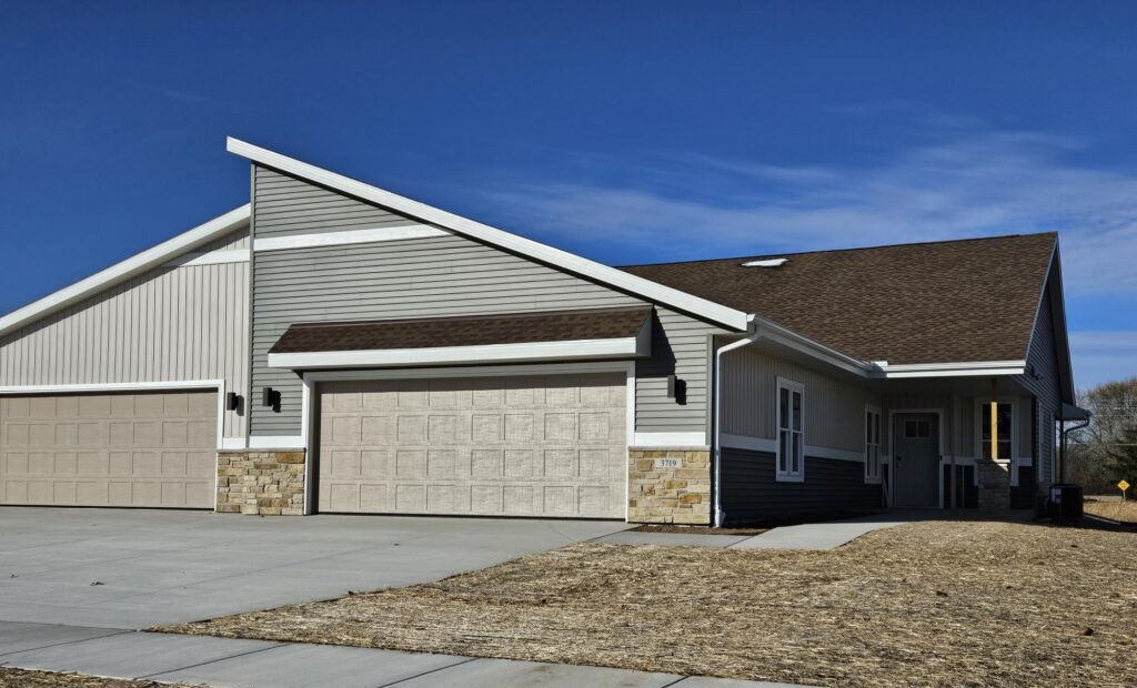 3719 Huntington Ave, Janesville front of home